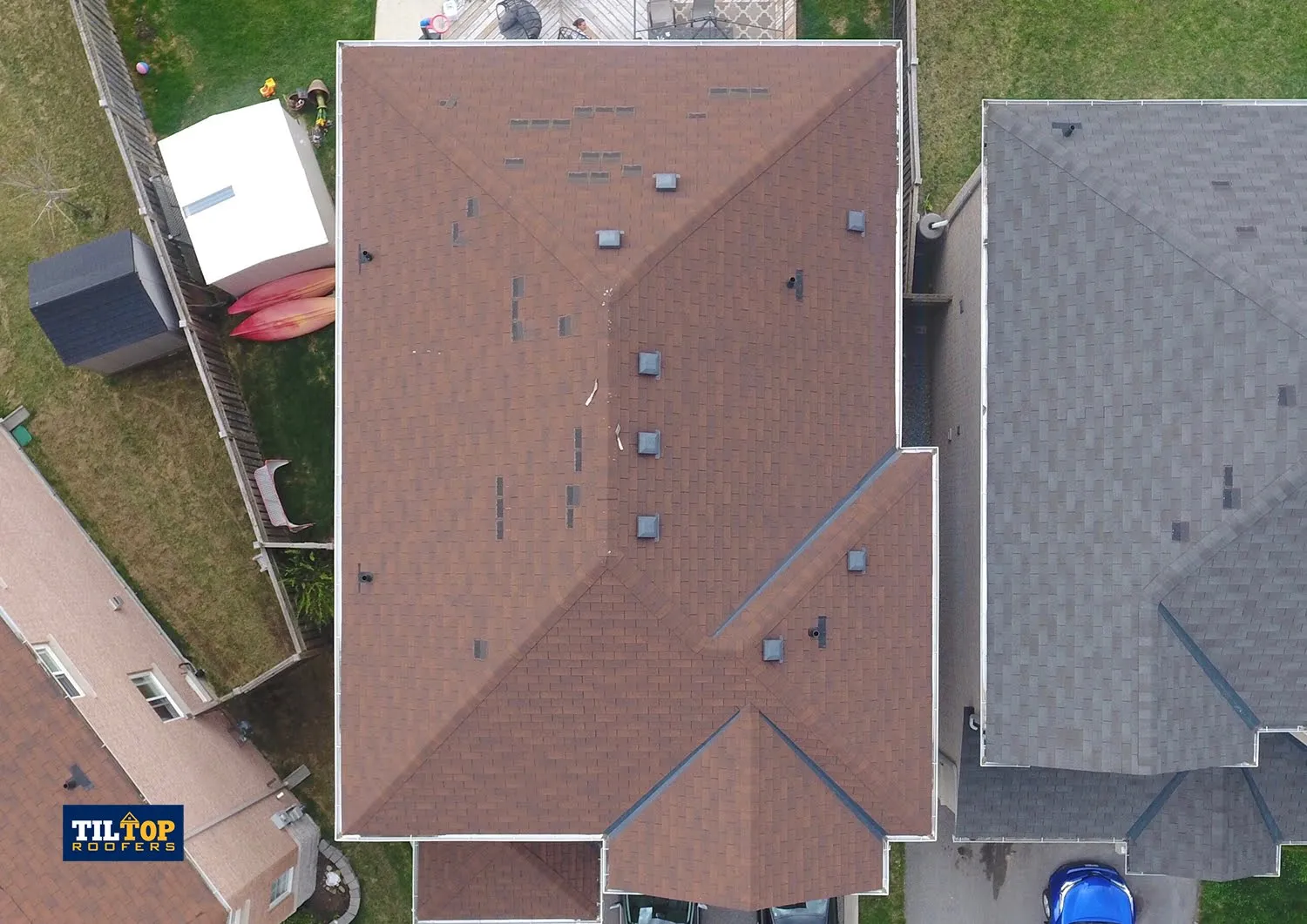 old-roof-expired-shingles-wind-damage-needs-replacement